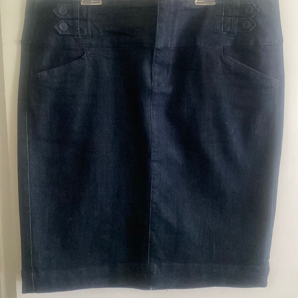 Short denim skirt